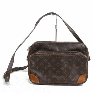 💼 Louis Vuitton Authentic Nile shoulder Bag 💼